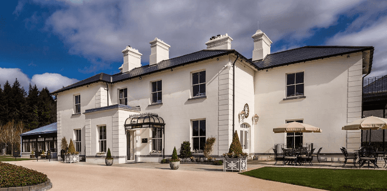 Traveling With Your Pooch? This Mayo Spot Is The Most Pet-Friendly Destination In Ireland