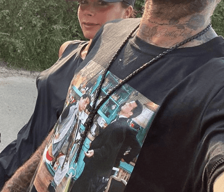 Friends star compliments David Beckham on his excellent choice of t-shirt