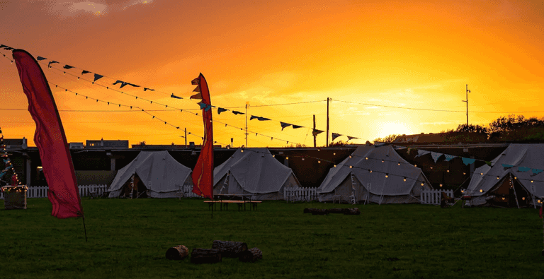 There’s an outdoor gig happening in Salthill this evening