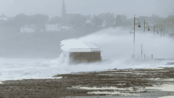 Weather warning issued to 10 counties as Storm Bella set to bring gusts of up to 110 km/h