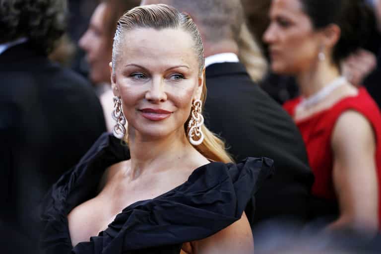 Pamela Anderson asks Micheál Martin to “be the Taoiseach who lays cruel hare coursing to rest”