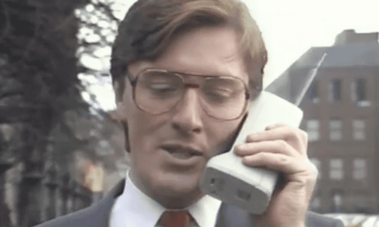 WATCH: Pat Kenny bats off cheeky question during Ireland’s first mobile phone call
