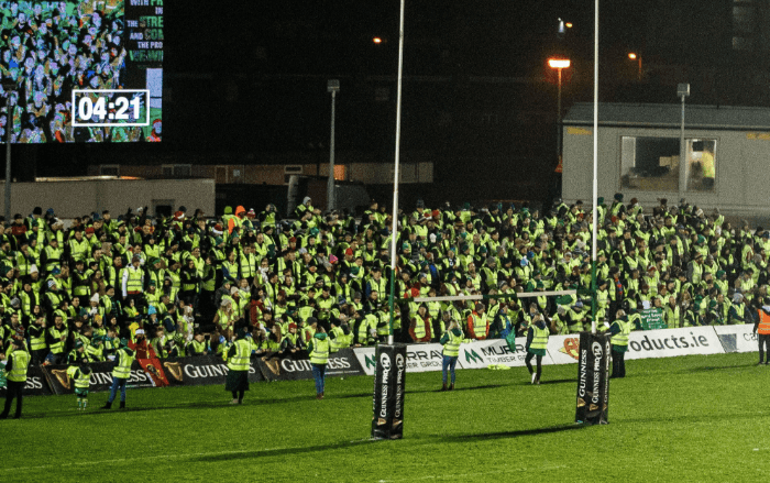 WATCH: 5,000 Connacht fans sing Fairytale Of New York during world record attempt