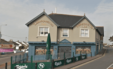 Popular Cork pub in war of words with ‘smell of urine’ reviewer