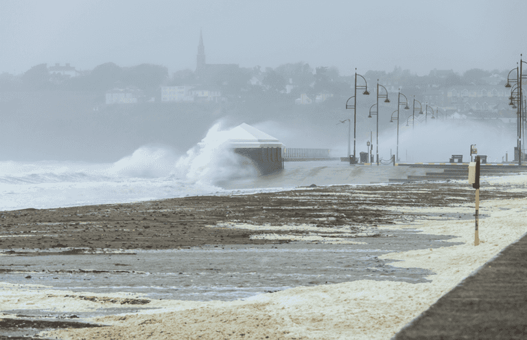 Met Eireann warns of severe gusts with orange warning in place for nine counties