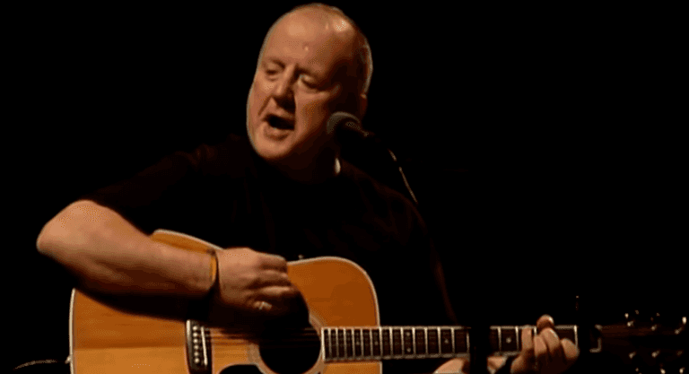 WATCH: Christy Moore treats fans to a rare singsong