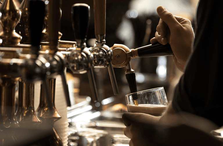 Irish pubs to be issued sanctions if found disobeying Covid-19 regulations