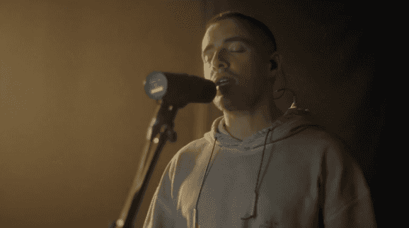Dermot Kennedy channels Paul Mescal by reminding UK fans that he’s Irish