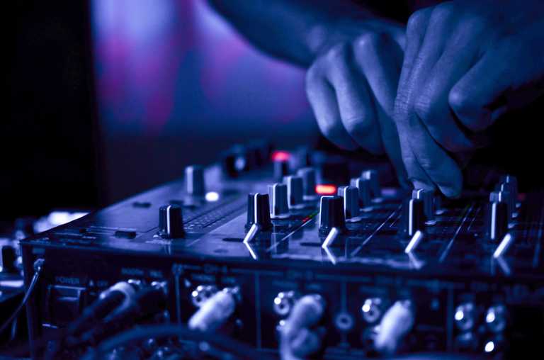 We’re hosting an exclusive DJ set for UCC students and there are class prizes to be won