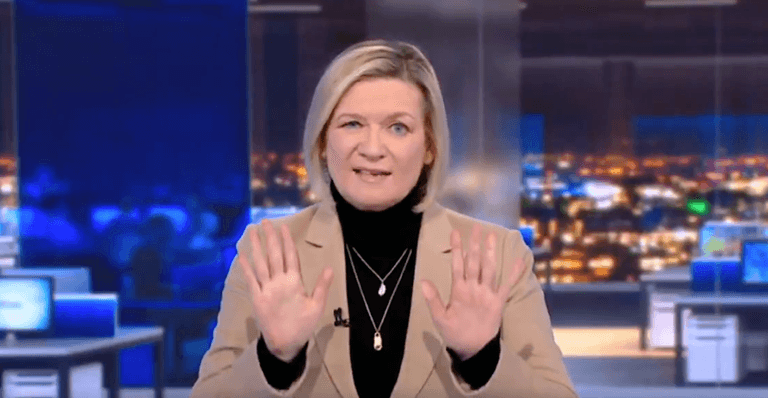 Eileen Dunne and David McCullagh apologise live on air for attendance at an RTÉ function