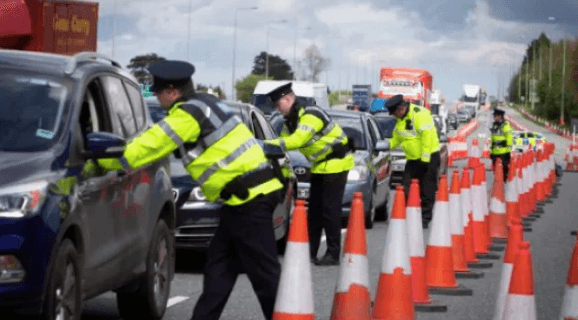 Gardaí issued over 300 fines for non-essential travel over the weekend
