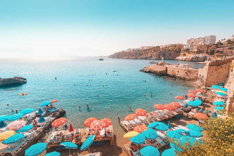 CMO: People taking holidays abroad this summer is “not realistic”