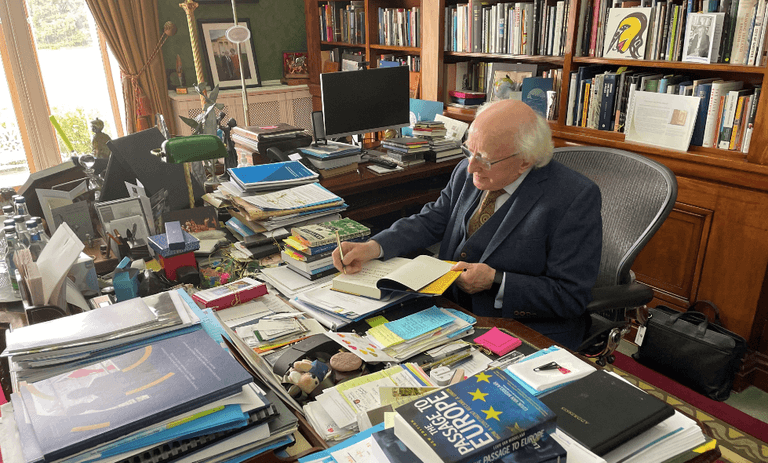 Everyone is making the same observation about the President’s office desk