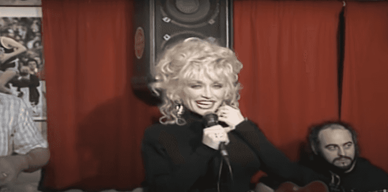 Old footage emerges of Dolly Parton giving a beautiful surprise performance in a Kerry pub