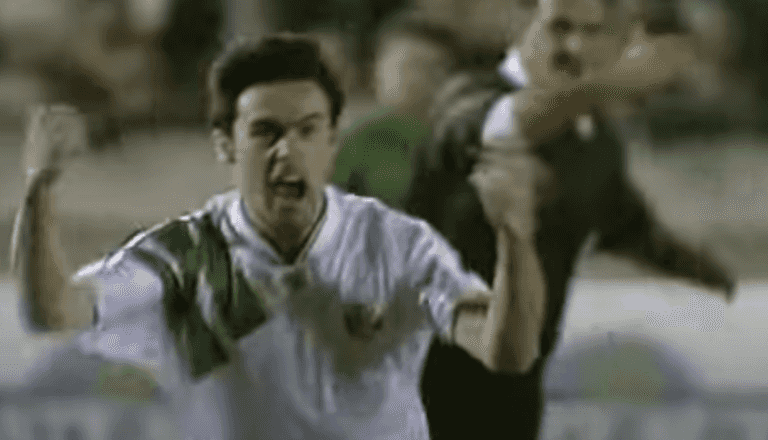 Tributes pour in for former Ireland international Alan McLoughlin following news of his passing