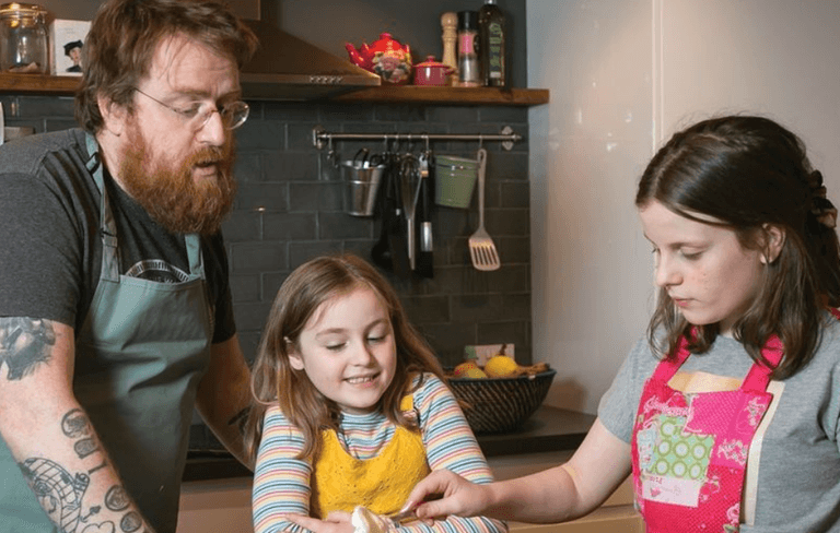 Michelin Star chef announces online cookery course for kids