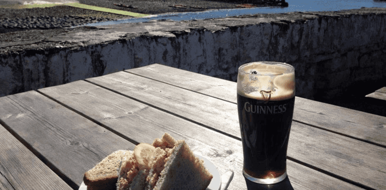 €3.90 pints exist at this pub in West Kerry