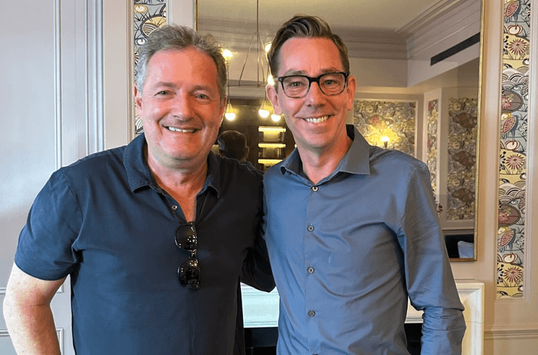 Ryan Tubridy smiles for snap with Piers Morgan, alongside cryptic message