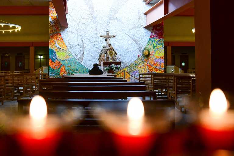 10% drop in Irish citizens identifying as Catholics, according to census