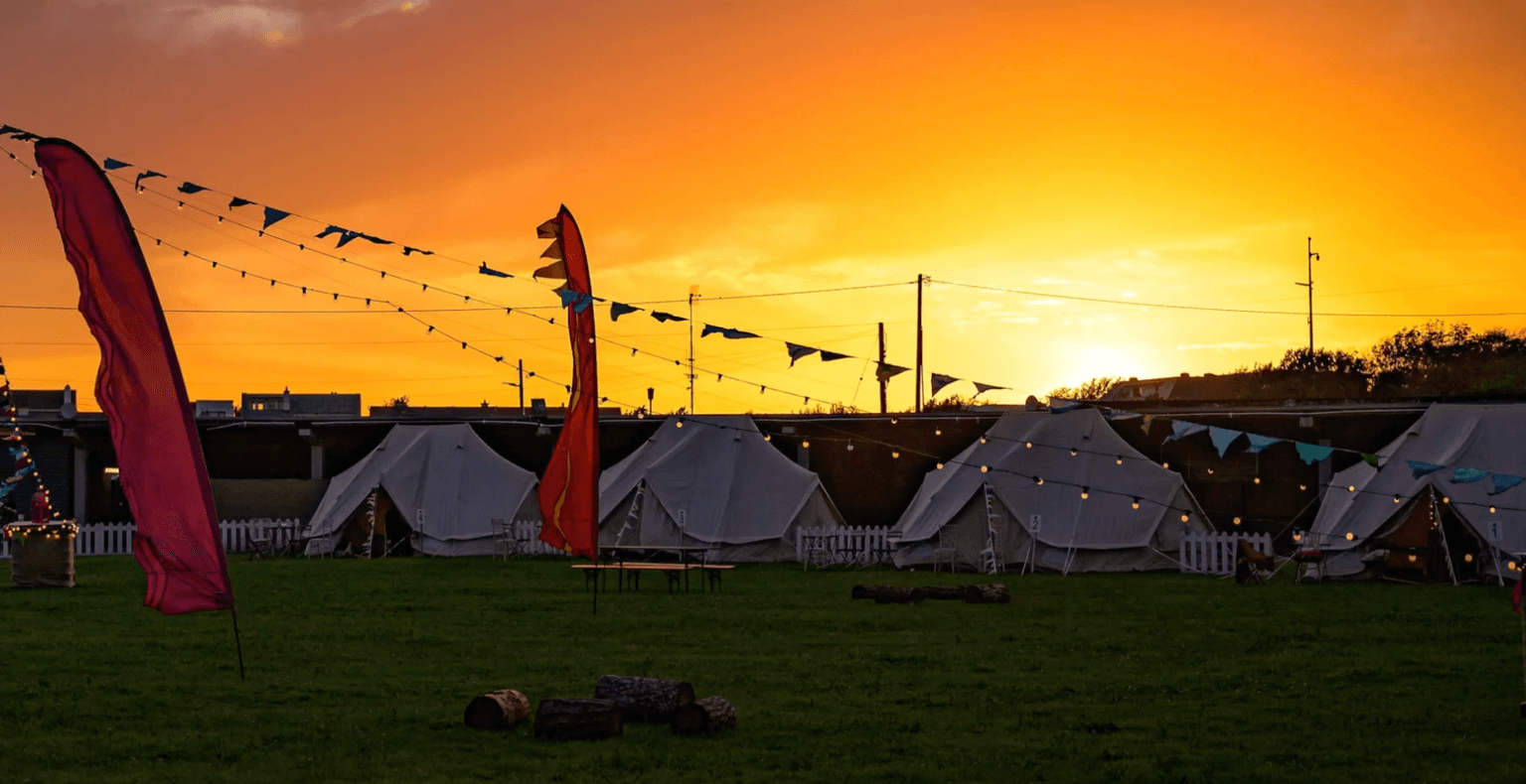 There’s an outdoor gig happening in Salthill this evening