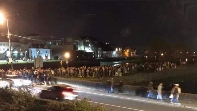 Galway politicans react to images of large crowds in Spanish Arch area
