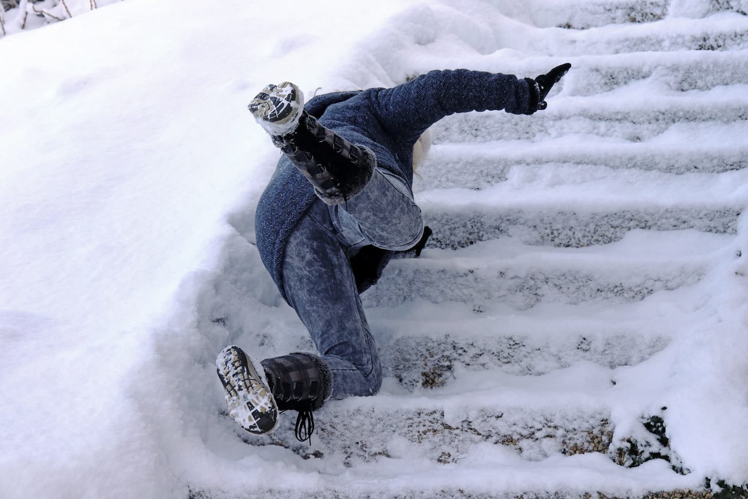 Ice warning issued for six counties valid from this afternoon