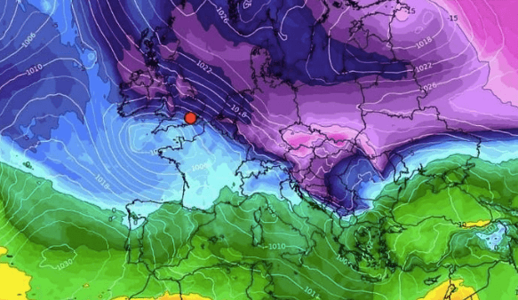Weather experts in ominous warning about ‘coldest spell since 2010’ with heavy snow on the way