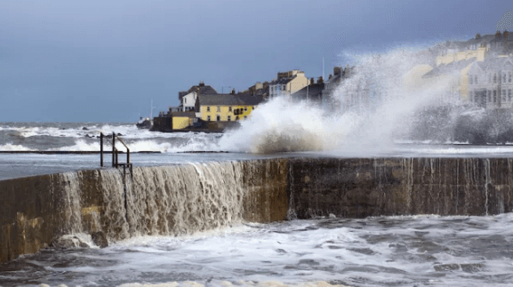 Met Éireann issues nationwide weather warning with gusts of up to 110km/h until tonight