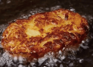 WATCH: Irish chef Irishes up his hash browns with this interesting ingredient choice