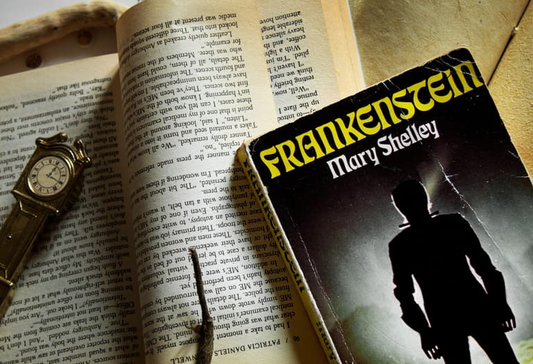 7 spooky reads for spooky season