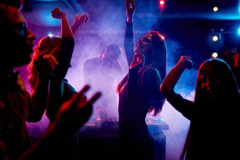 Check out this sober nightclub in Kerry!