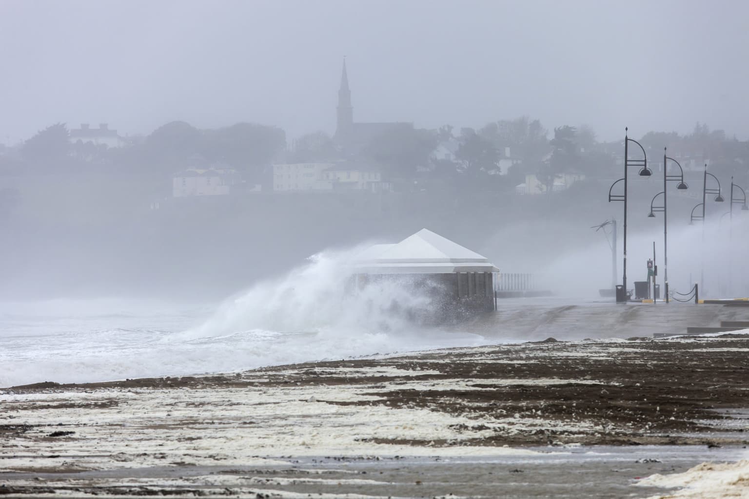 Schools in 7 counties will close tomorrow due to Storm Eunice