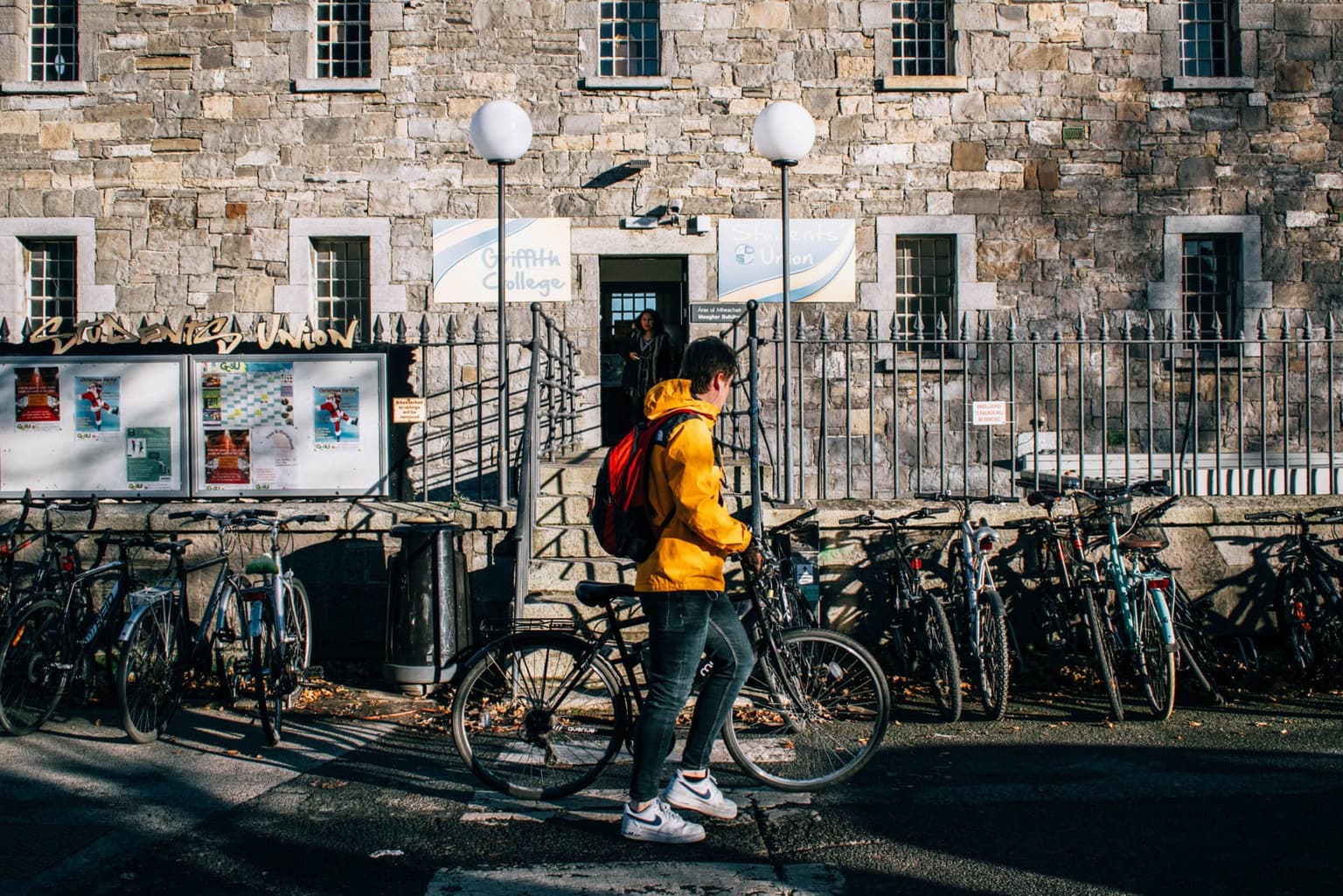 Gardai warn college students to be vigilant as almost €300,000 stolen in accommodation scams this year