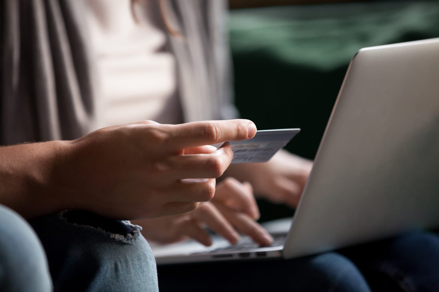 Gardaí warn of loan scam targetting vulnerable people online