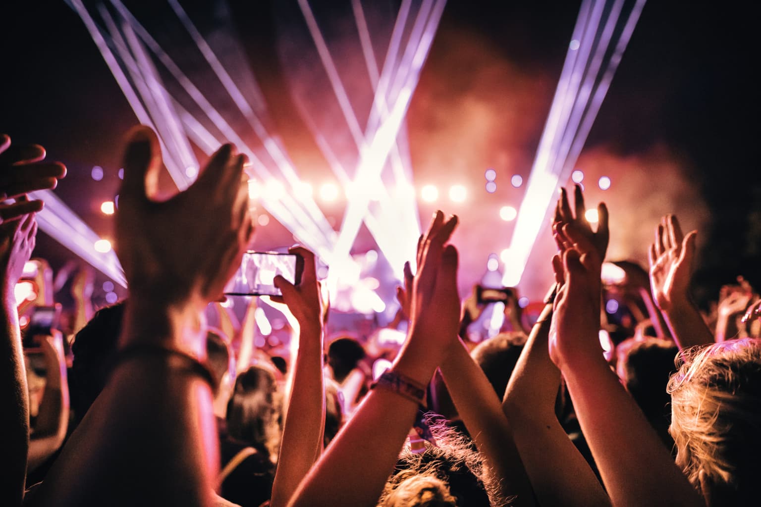 Grab your tickets now! Here are 6 deadly live music gigs happening in Dublin this winter
