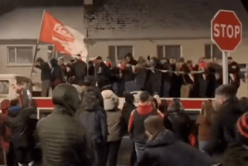 Kerry All-Ireland winners welcomed home by being pelted with snowballs