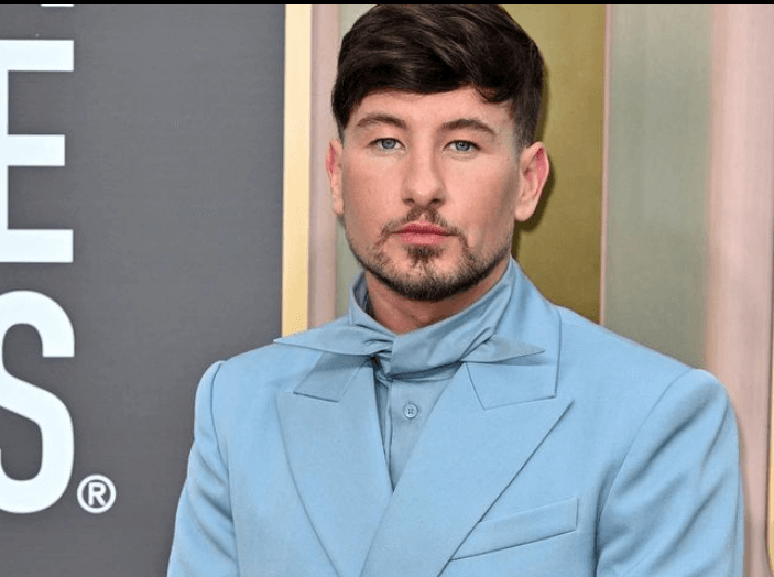 Barry Keoghan calls out airline for losing his luggage en route to the Oscars