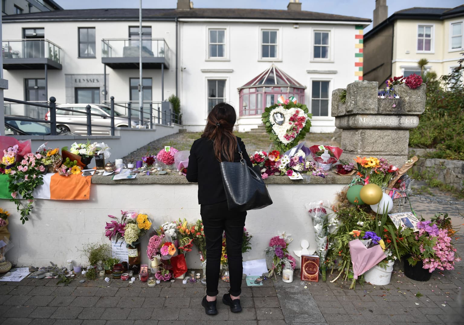 Sinéad O’Connor memorial outside Bray home disappears to make way for permanent tribute
