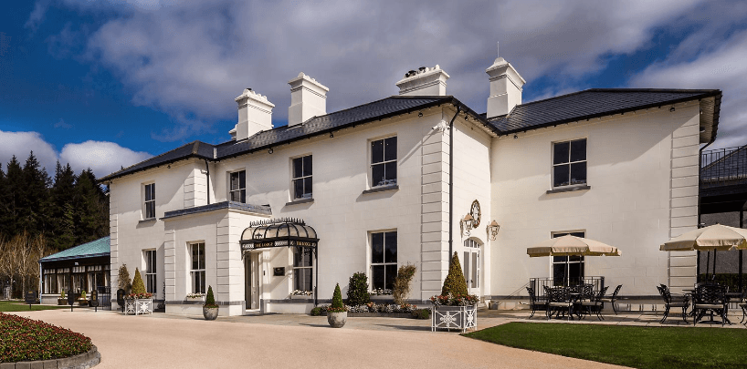 Traveling With Your Pooch? This Mayo Spot Is The Most Pet-Friendly Destination In Ireland