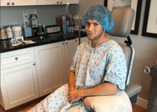 Niall Horan challenges fans to send him embarrassing photos