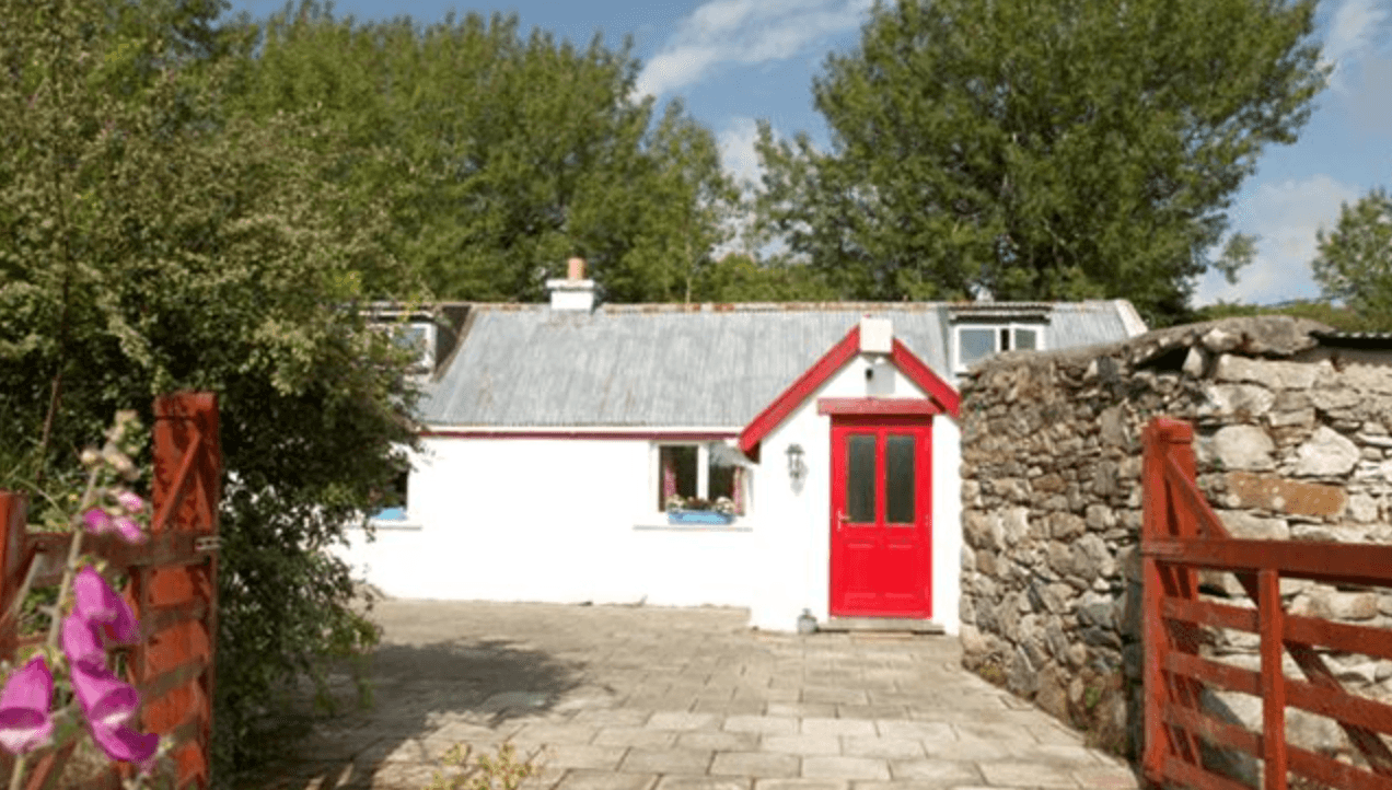 Mayo couple raffling off dotey cottage for a tenner as thank you to frontline staff