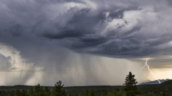 A thunderstorm warning has been issued for the whole of Ireland
