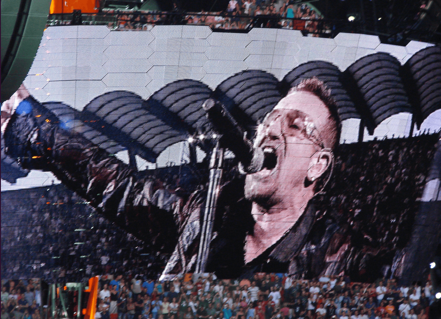 A 24-hour radio station playing only U2 songs has launched in the US