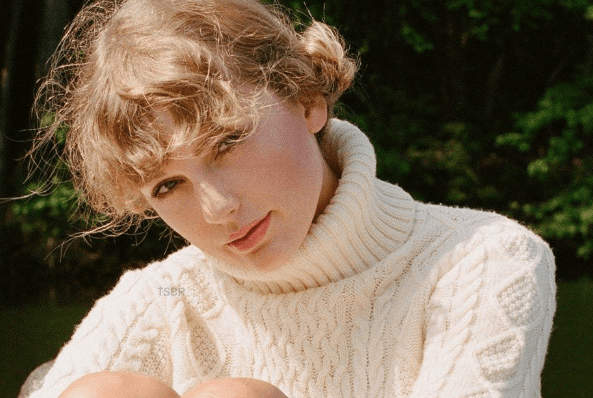 Taylor Swift’s Aran jumper is getting a lot of people talking today