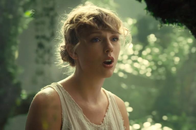 Taylor Swift fans take aim at Irish folk band over Twitter joke
