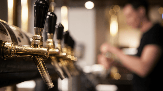 Fines set to be introduced for groups drinking alcohol outdoors