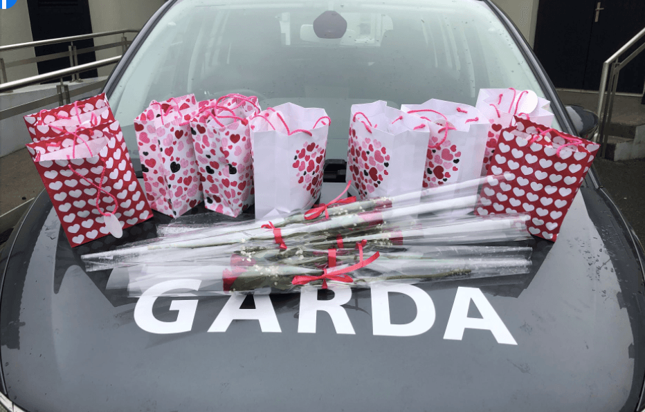Gardaí in Clare deliver Valentines gifts to elderly locals unable to see family and friends