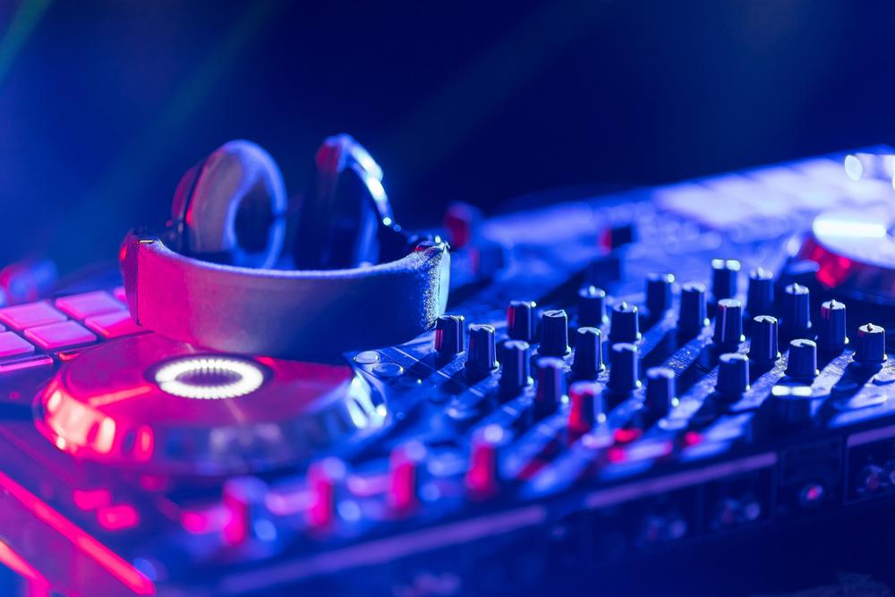 Are you a student? Join us for this class event with prize giveaways and unreal tunes