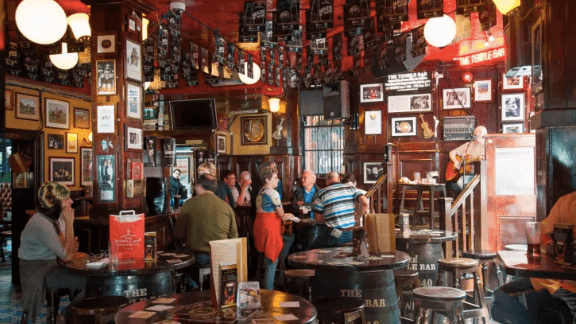 No time limits for indoor hospitality if tables are two metres apart