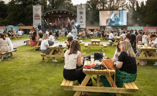 There’s socially distanced stand-up coming to Kildare!